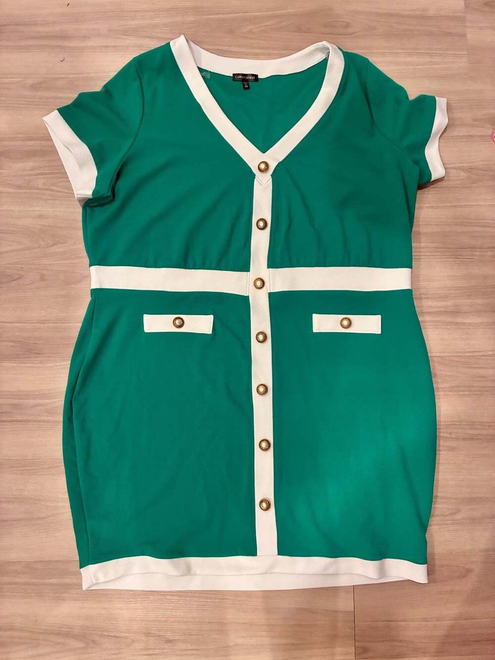 Curvy Sense Dress Size 4X Green White Contrast Trim Gold Buttons